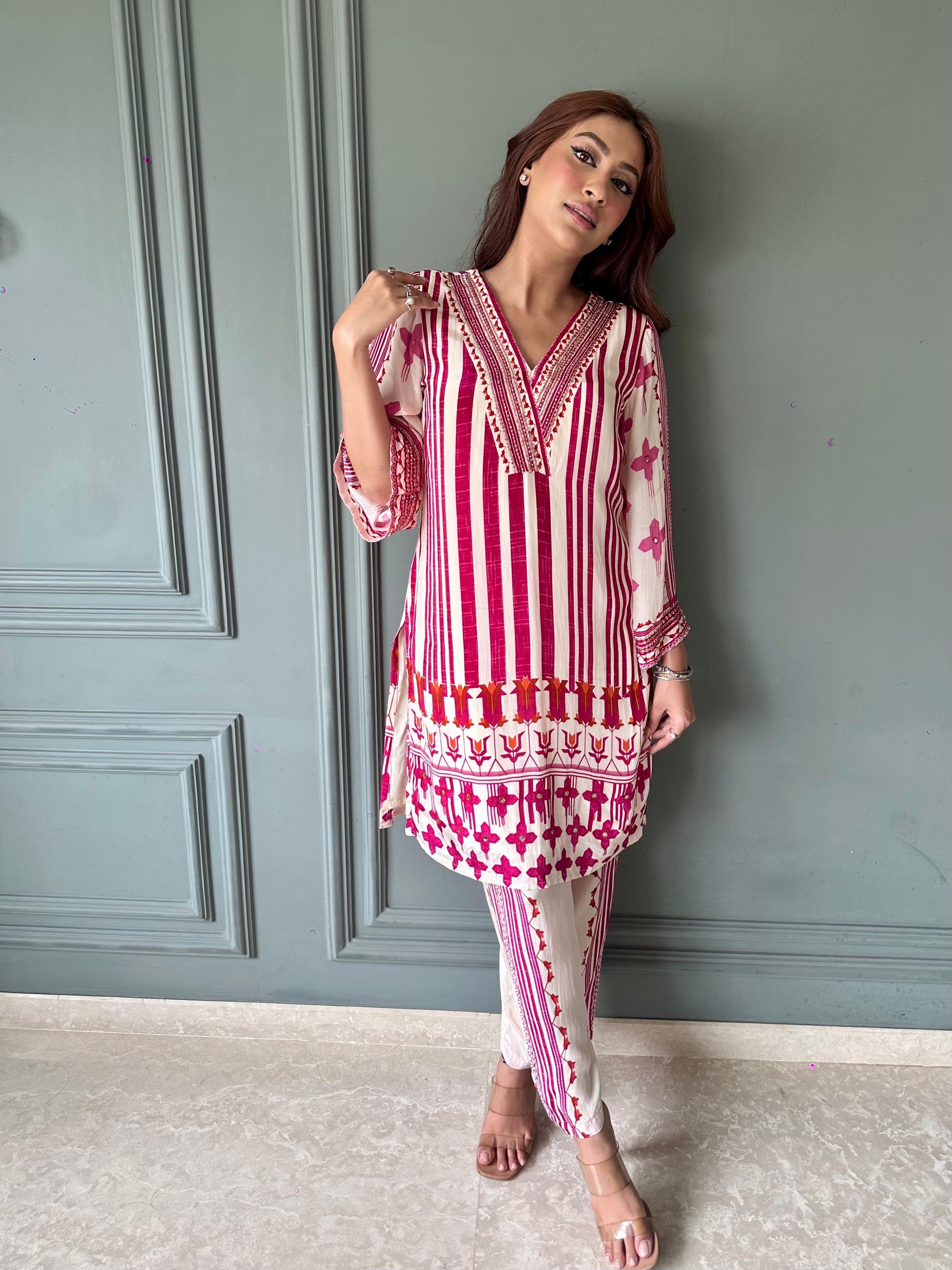 Offwhite/Magenta Stripe Kurta Pant Set with Potli bag